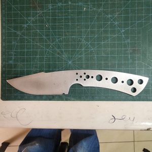 Hunter Mako Drop point - Heat treated - stainless