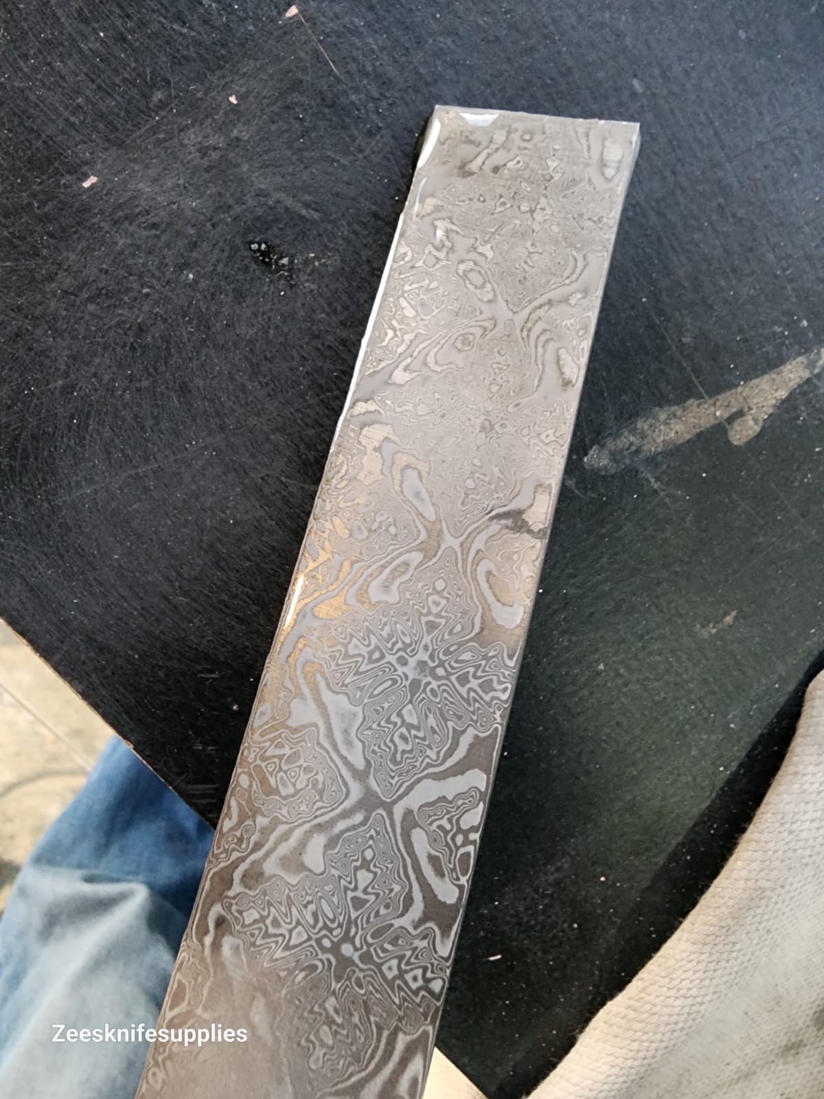 Stainless Steel Damascus - X Pattern