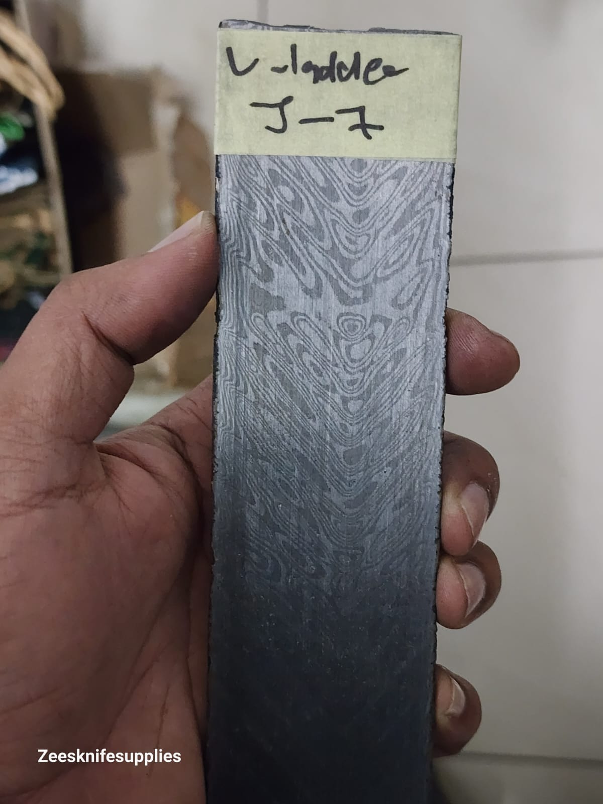 V Ladder Pattern - J - 7