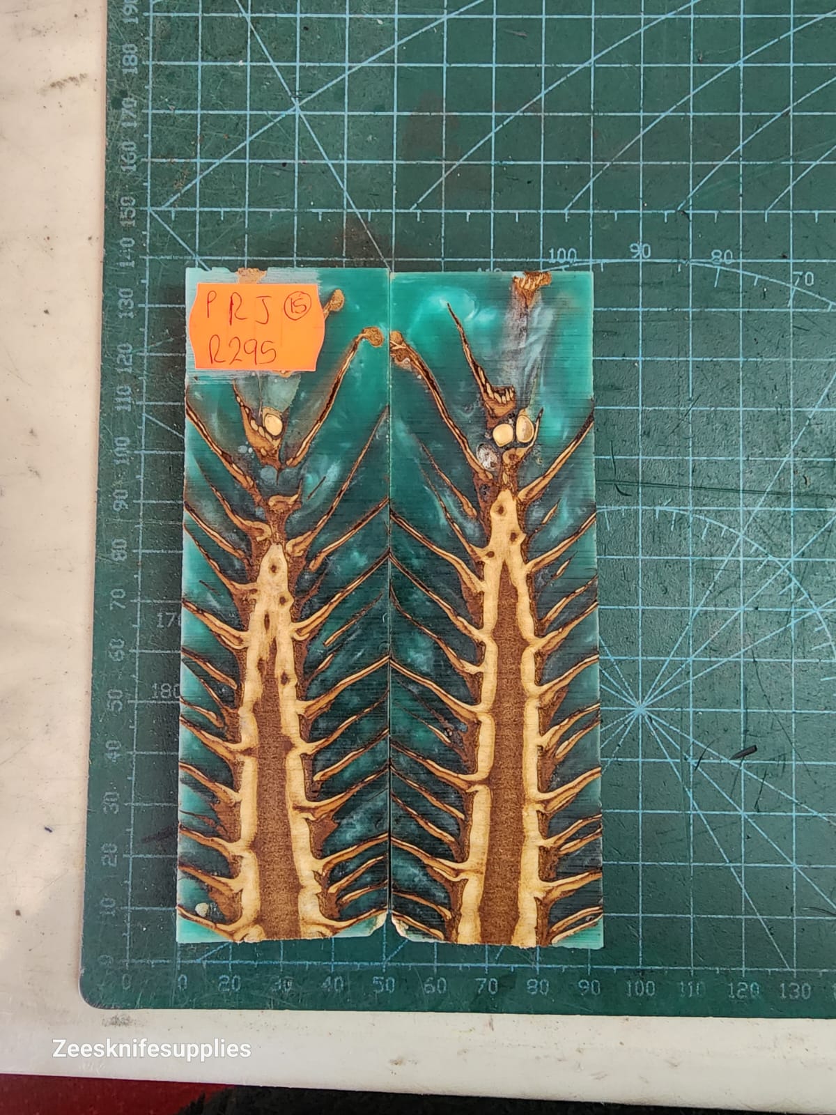 Pine Cone Resin Scale Set - P.R.J - 15