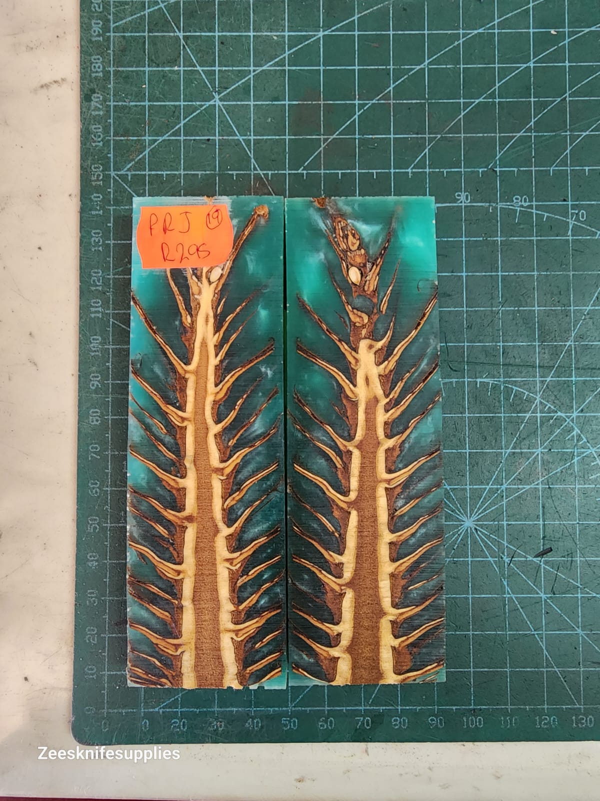 Pine Cone Resin Scale Set - P.R.J - 19
