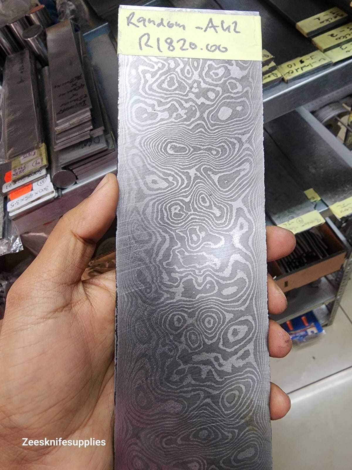 Large - Random Pattern - AG 2