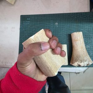 Alternative view of Giraffe Bone Uncut - medium