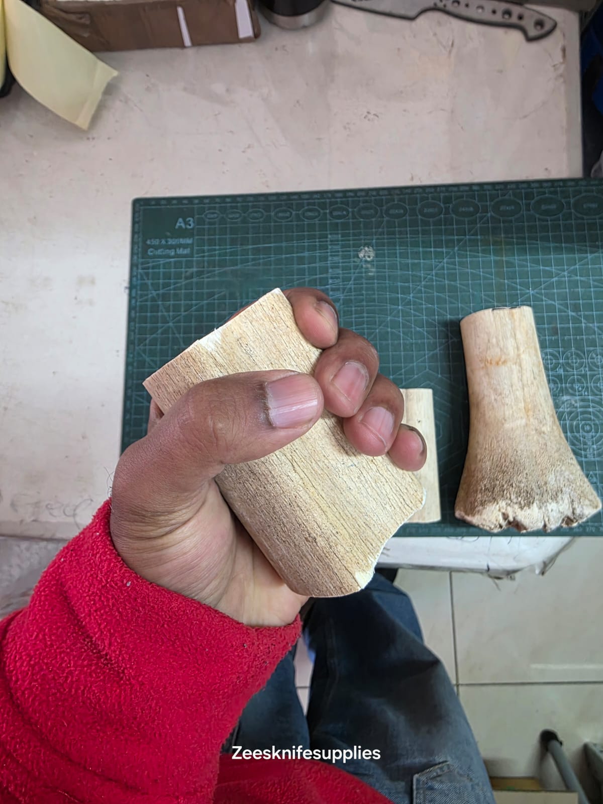 Giraffe Bone Uncut - medium - Image 2