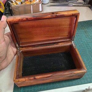 Alternative view of Hand Crafted Box - DLB 1